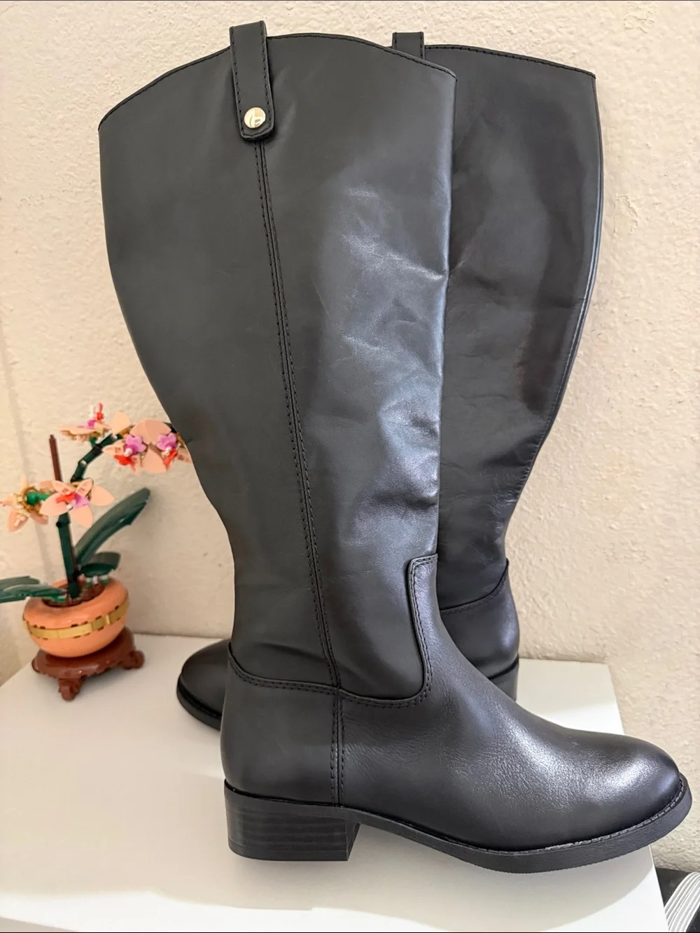 INC ridding boots